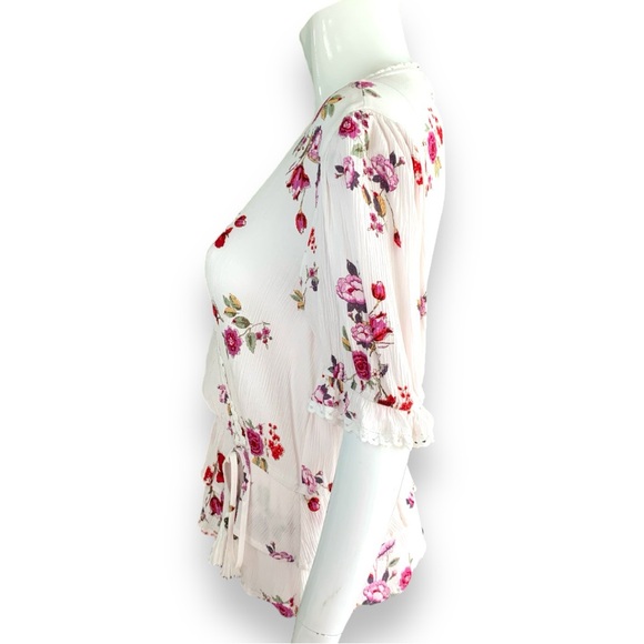 AMERICAN RAG FLORAL PRINT RUFFLE TRIN TOP. WOMEN’S SIZE LARGE - Picture 4 of 7